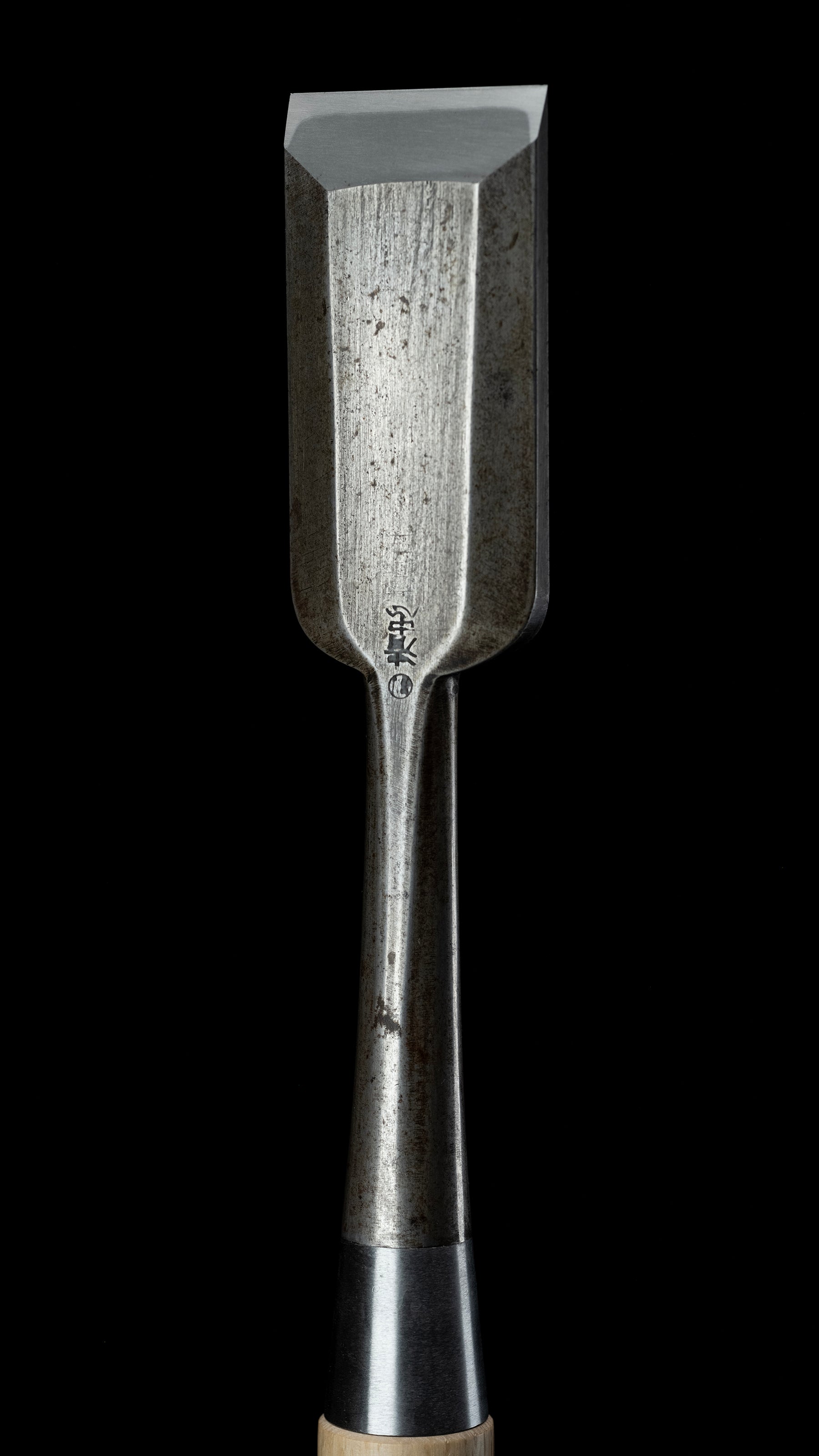 Tataki-Nomi Japanese Hand Made Timber Chisel By Kiyotada II - 42mm · Ichihiro Type