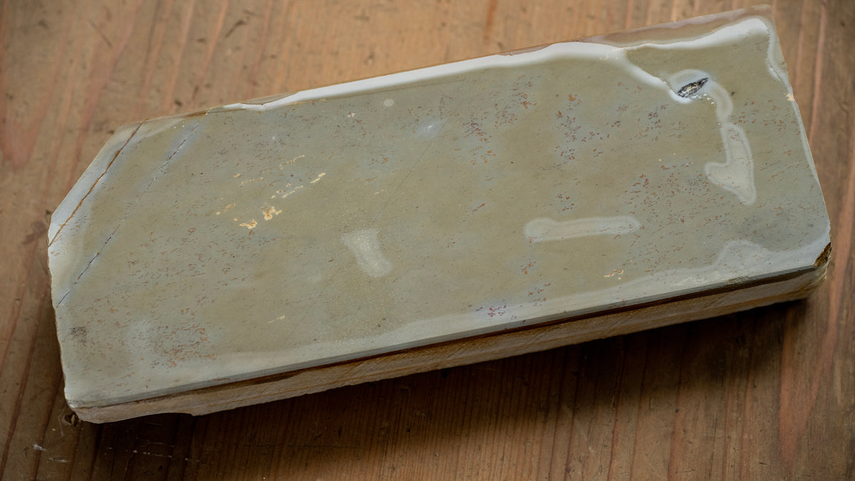 Uchikumori Suita Japanese Natural Finishing Stone - 1312g