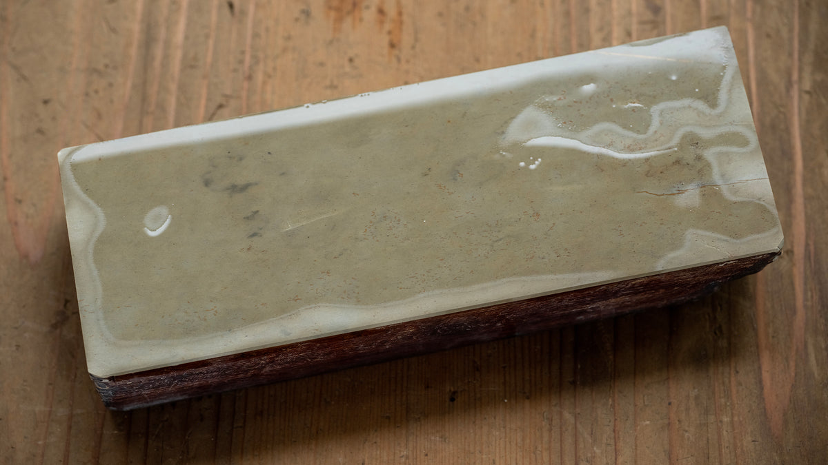 Uchikumori Suita Japanese Natural Finishing Stone - 1325g
