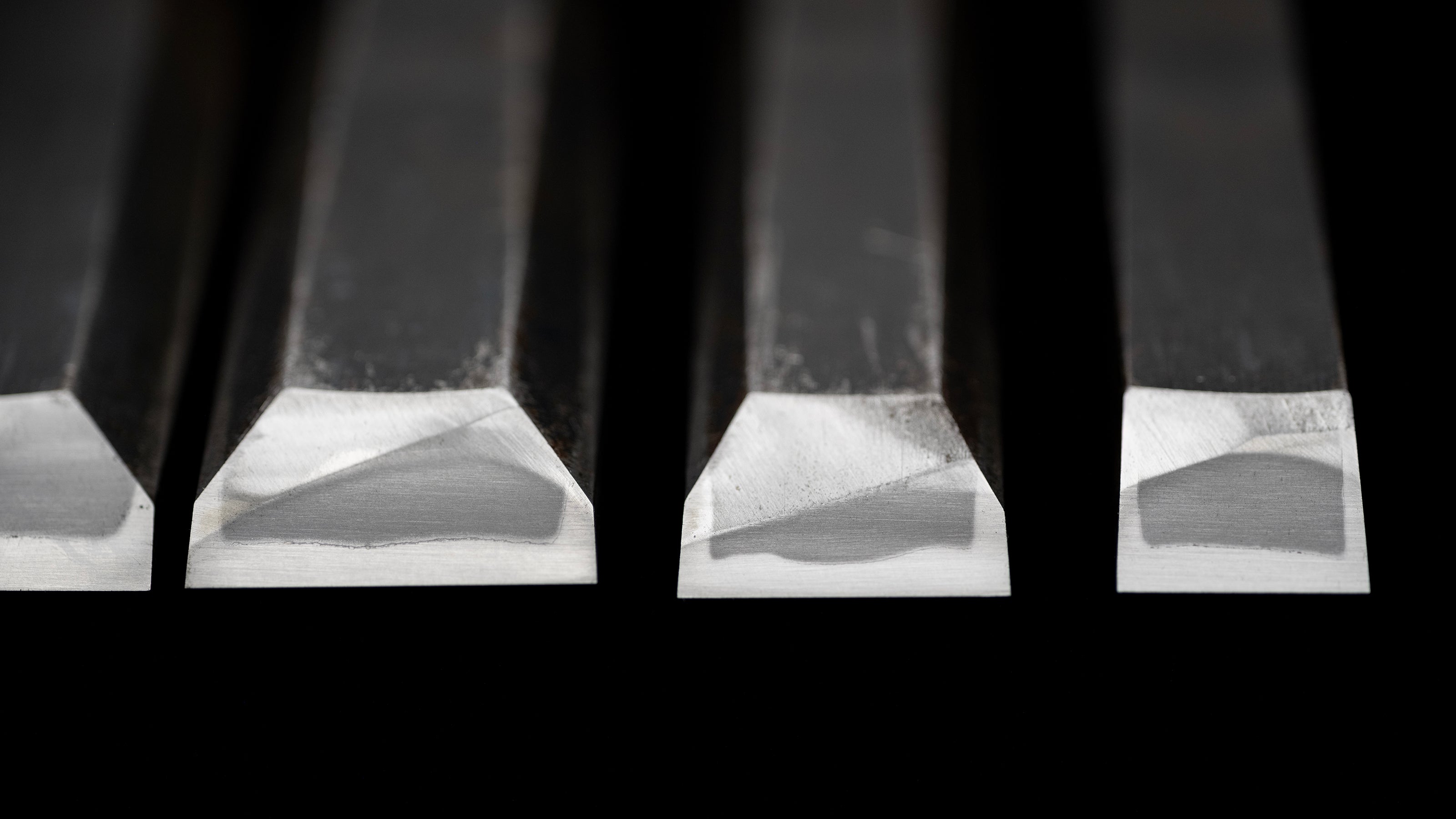 Tataki-Nomi Japanese Hand Made Timber Chisel 5-Pieces Set By Kiyotada Ⅱ ②
