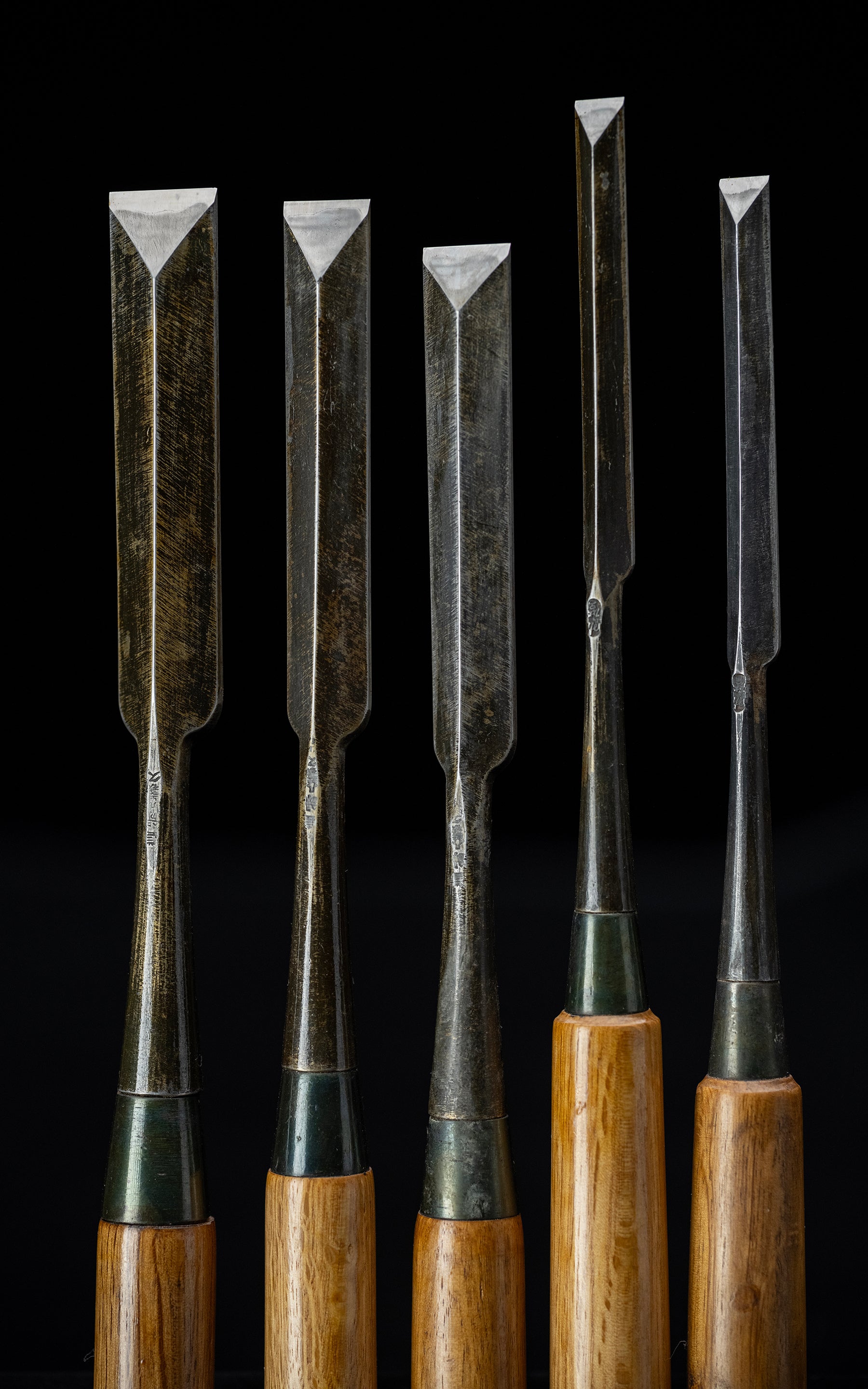 Shinogi-Usu-Nomi Japanese Hand Made Paring Dovetail Chisel Set - 5 pieces