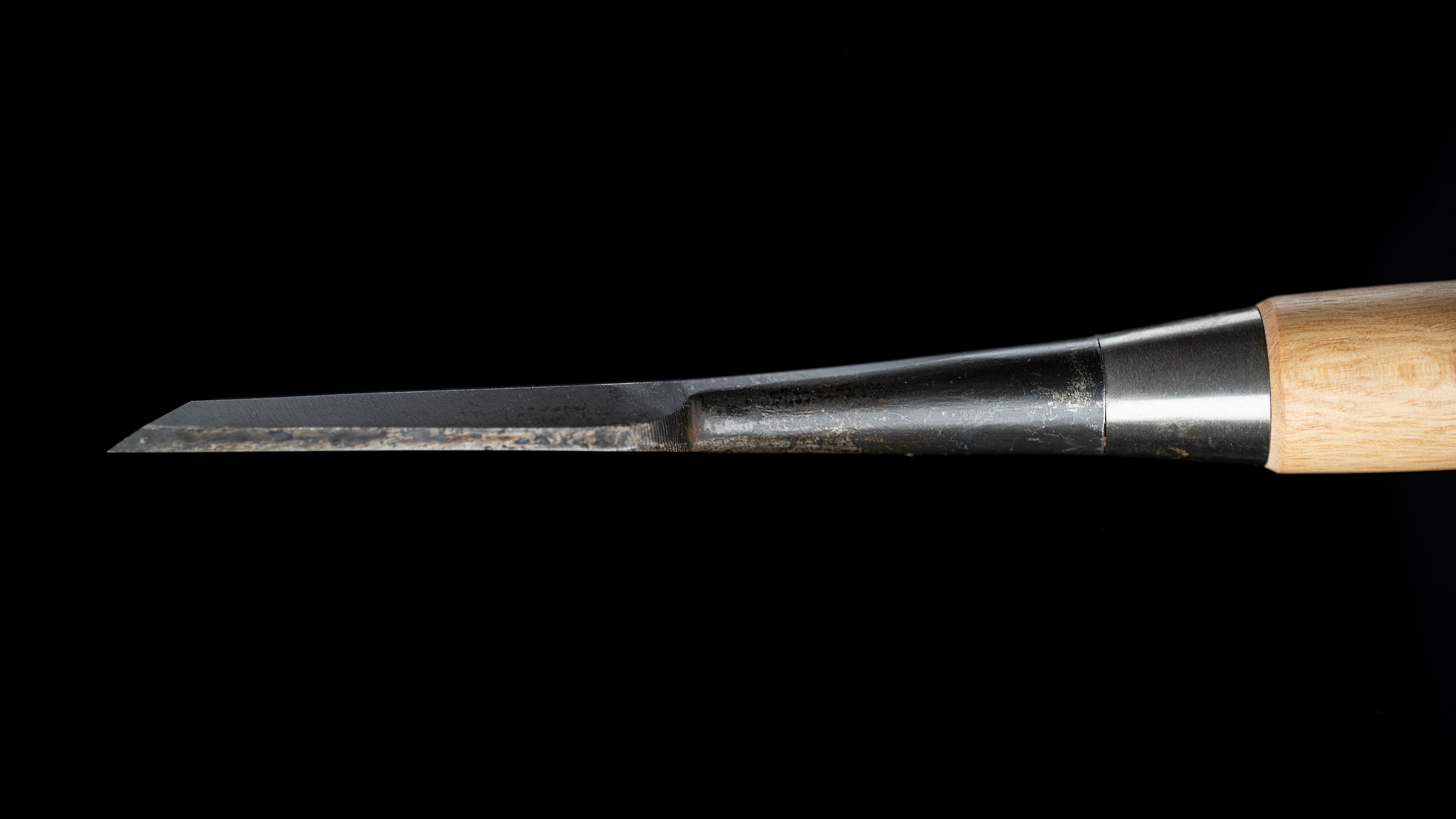 Tataki-Nomi Japanese Hand Made Timber Chisel By Yamahiro - 42mm