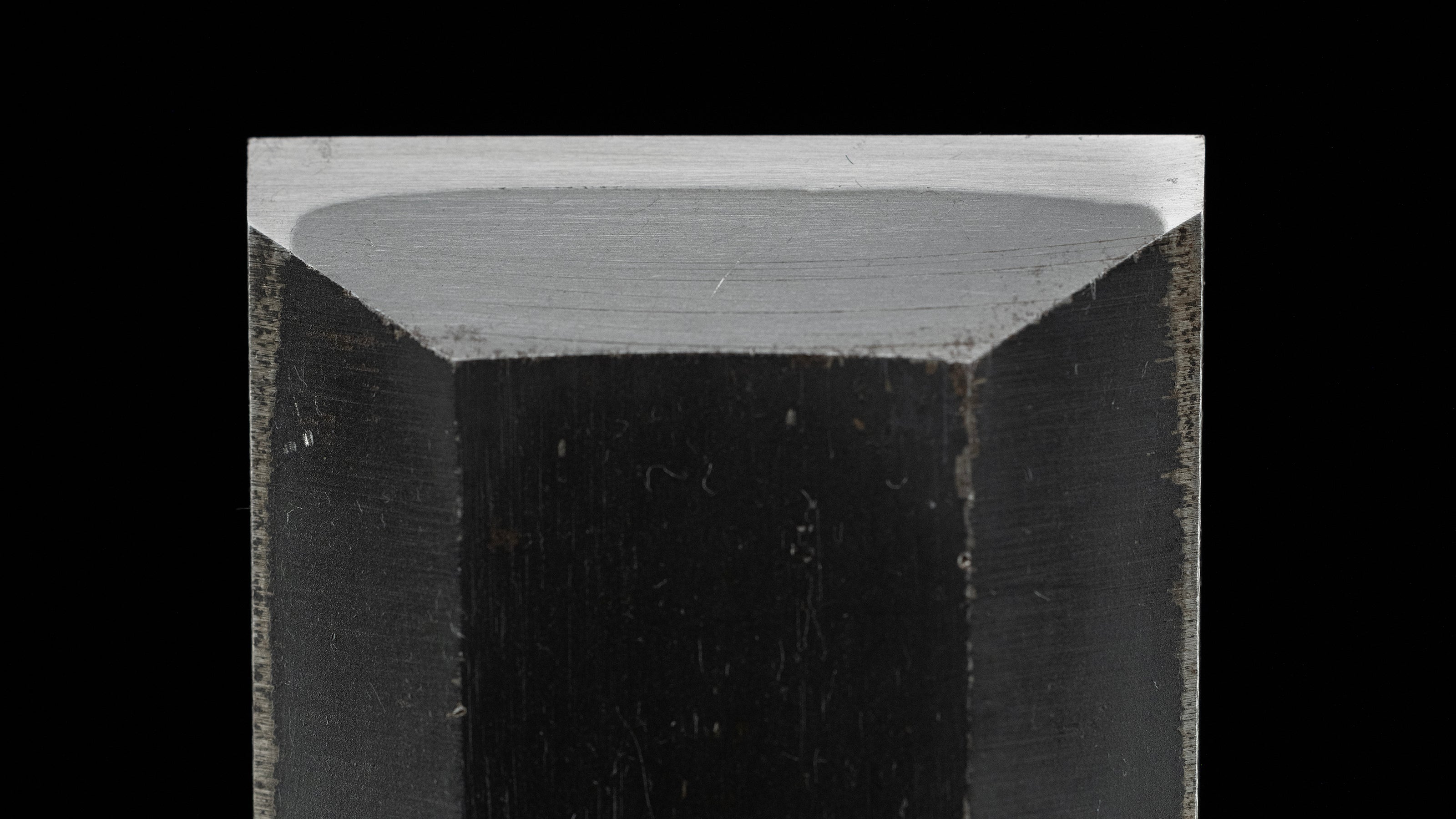 Tataki-Nomi Japanese Hand Made Timber Chisel By Yamahiro - 42mm