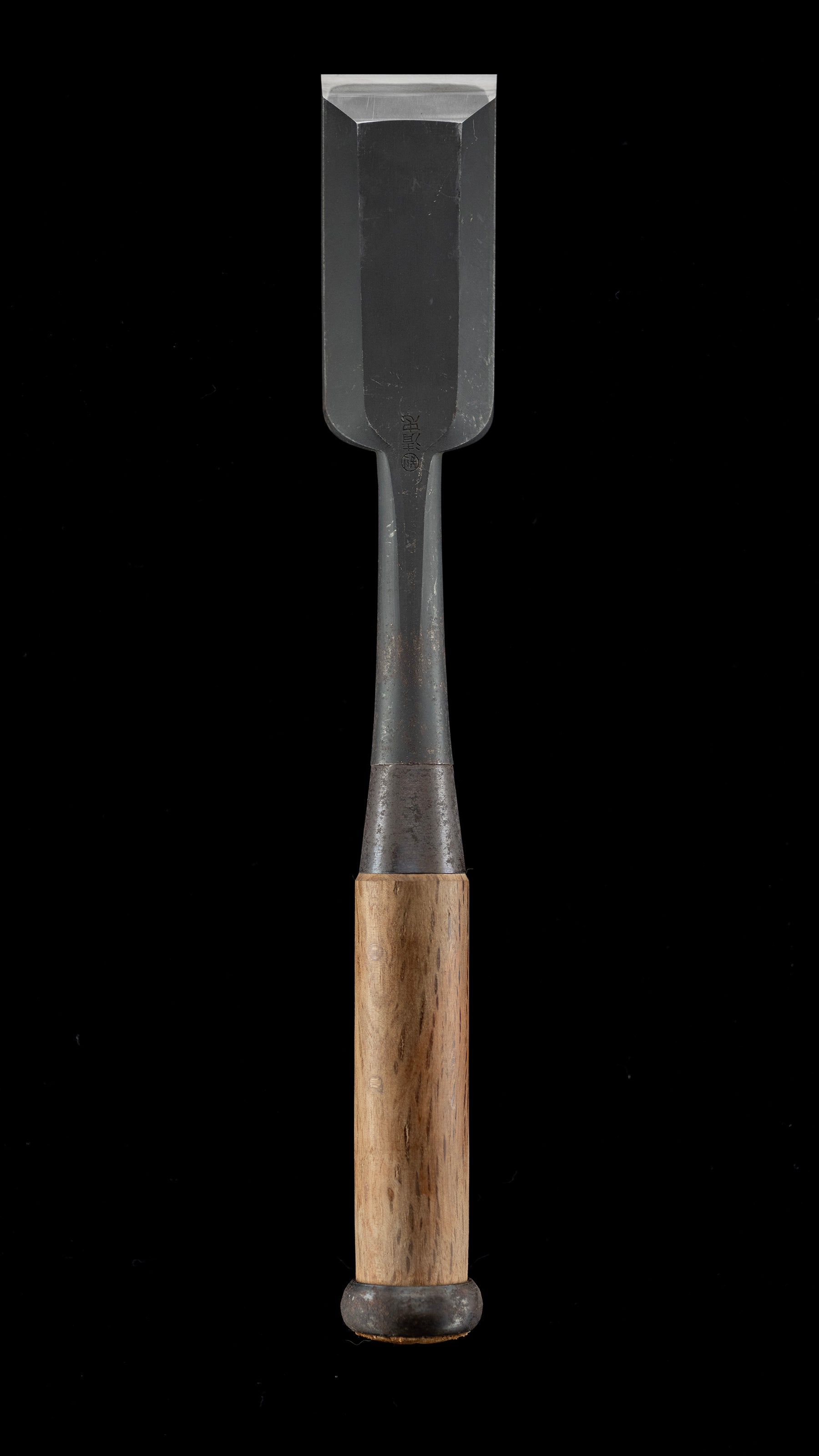 Tataki-Nomi Japanese Hand Made Timber Chisel By Kiyotada II - 42mm · Ichihiro Type