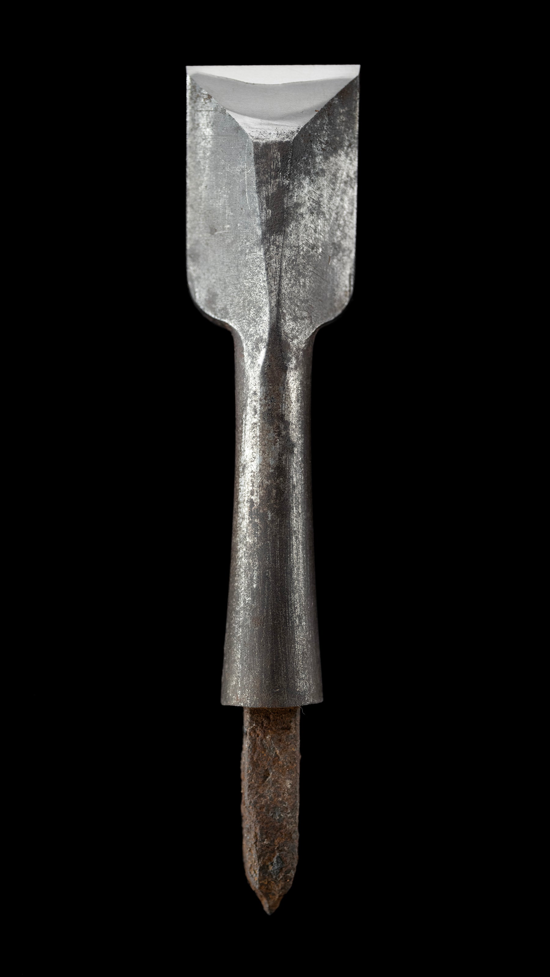 Daiya-Shinogi-Tsuki-Nomi Japanese Dai-Maker’s Dovetail Paring Chisel - 36mm