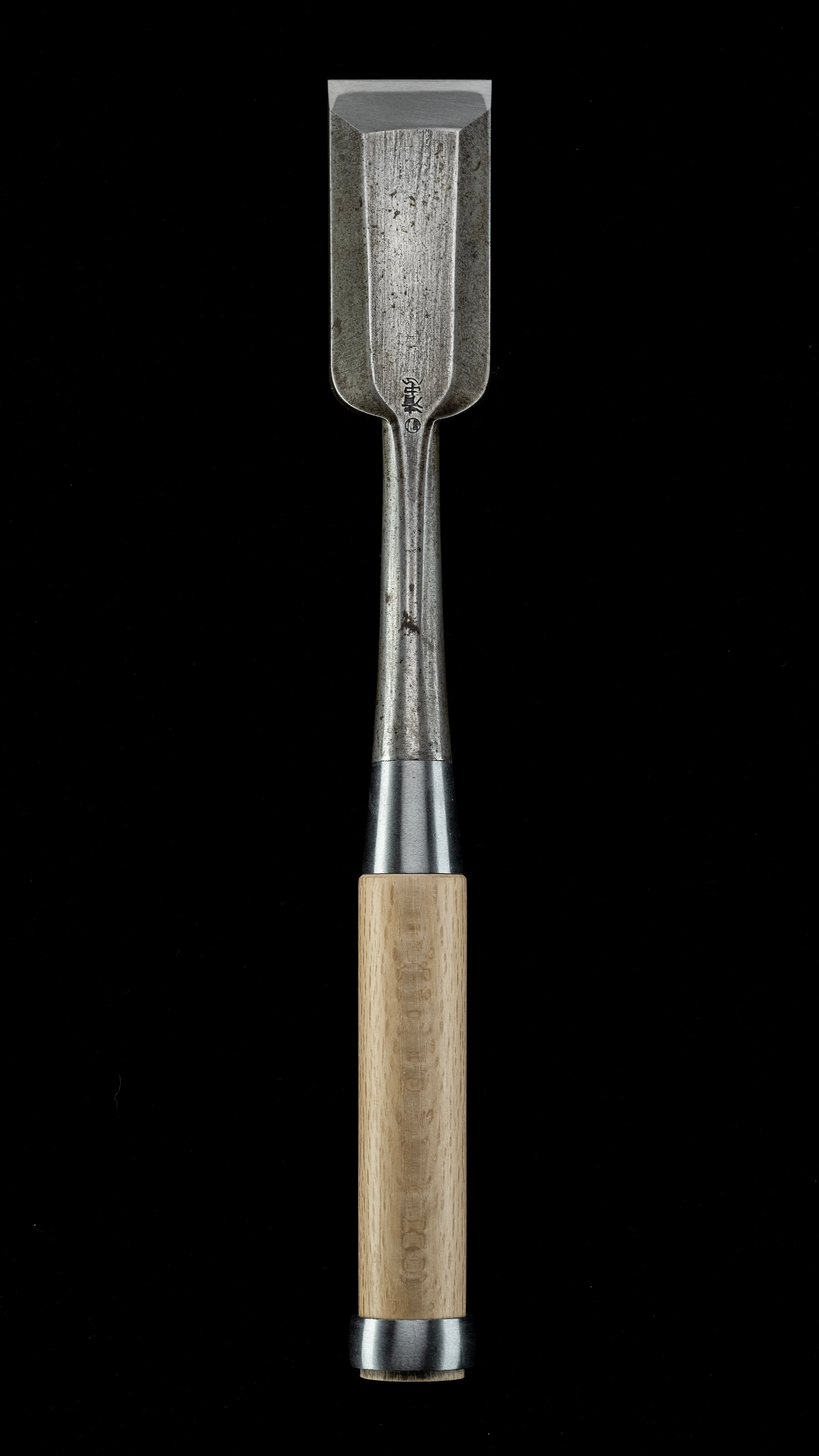 Tataki-Nomi Japanese Hand Made Timber Chisel By Kiyotada II - 42mm · Ichihiro Type