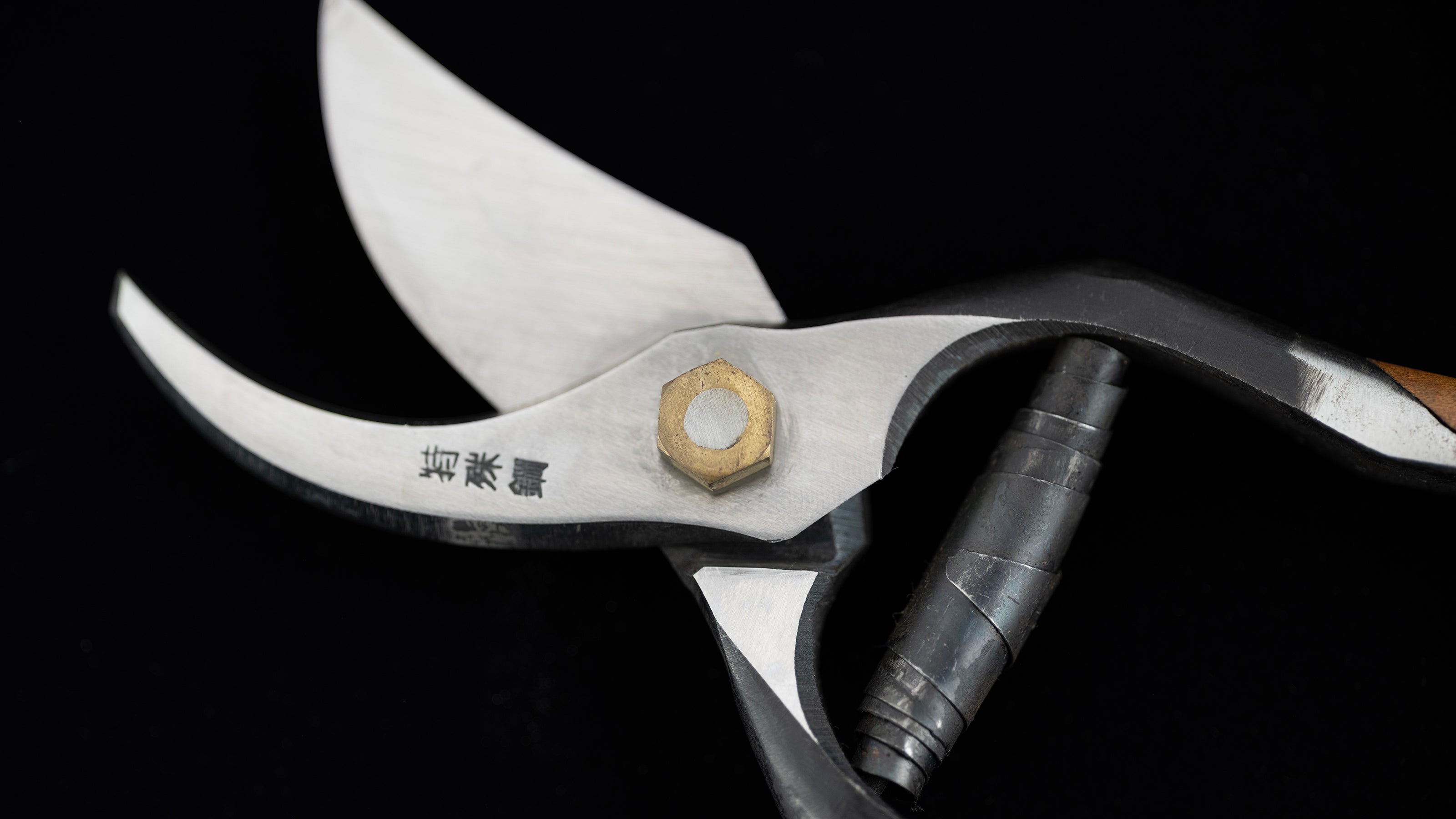 Sentei-basami Japanese Hand Forged Pruning Shears By Minamotofusamichi