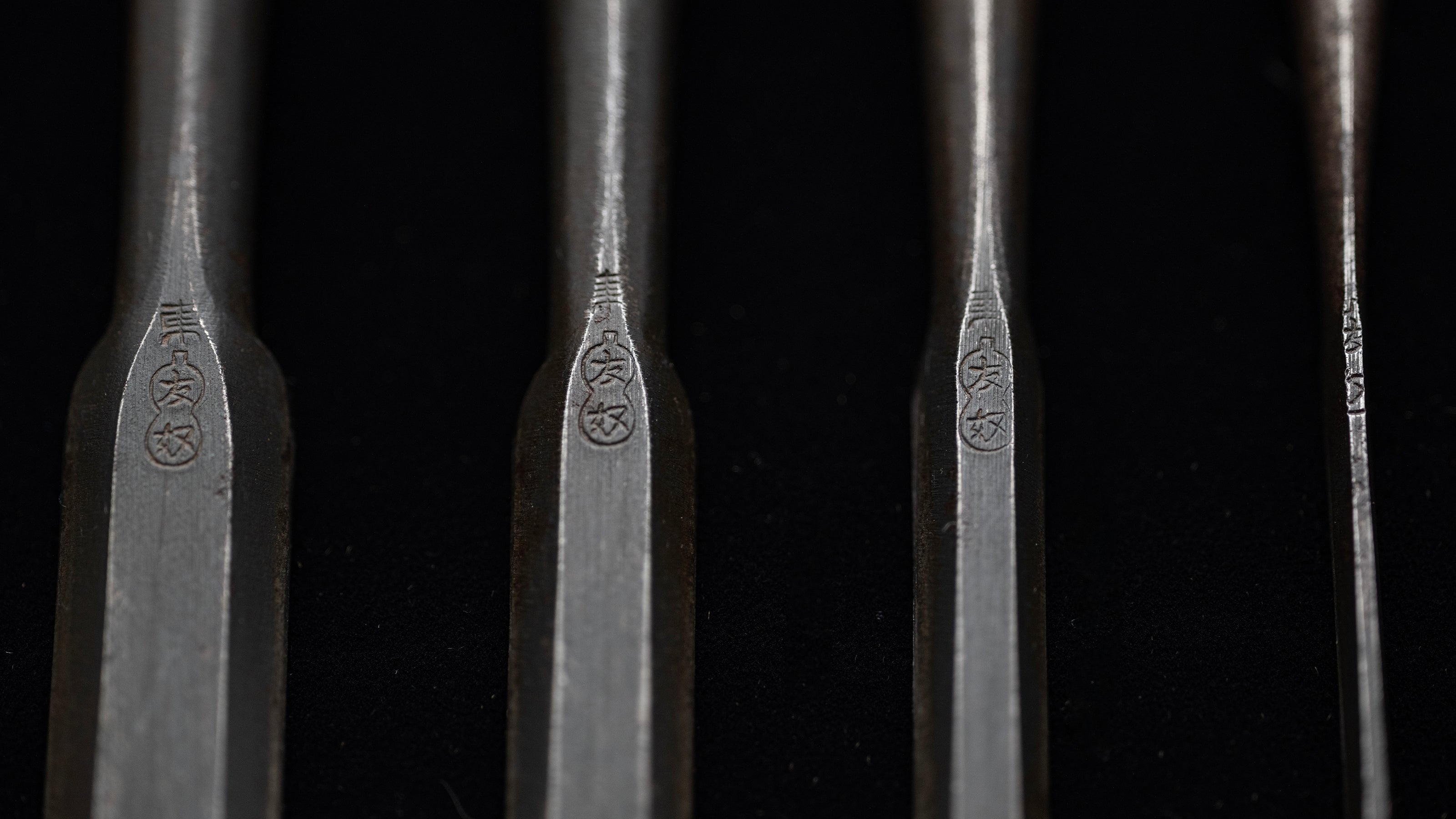 Oire-Nomi Japanese Hand Made Bench Chisel Set by Tomoyatsu